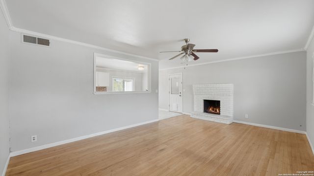 1032 S Mesquite Avenue, New Braunfels, TX 78130