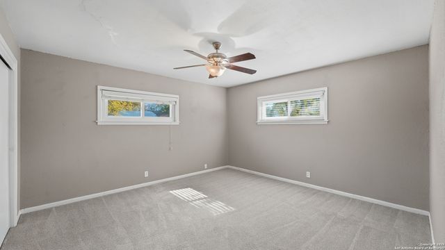 1032 S Mesquite Avenue, New Braunfels, TX 78130