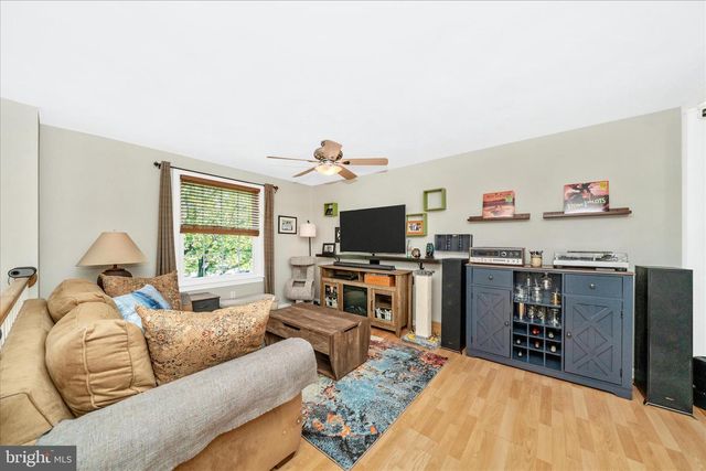 5696 PEBBLE DR, Frederick, MD 21703
