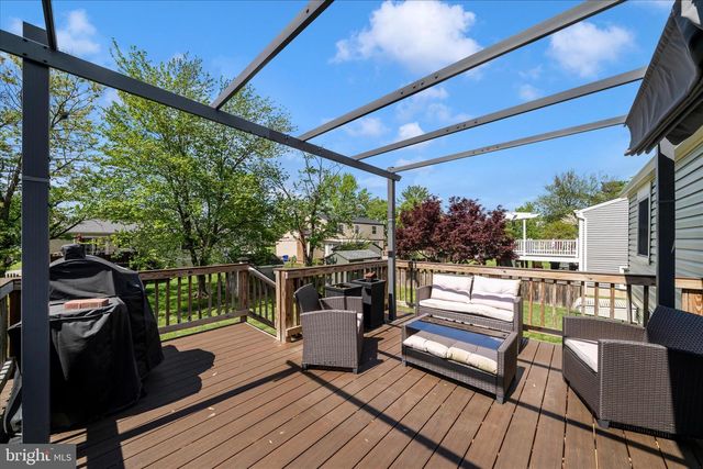 5696 PEBBLE DR, Frederick, MD 21703
