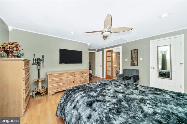 5696 PEBBLE DR, Frederick, MD 21703