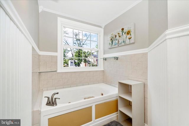 5696 PEBBLE DR, Frederick, MD 21703