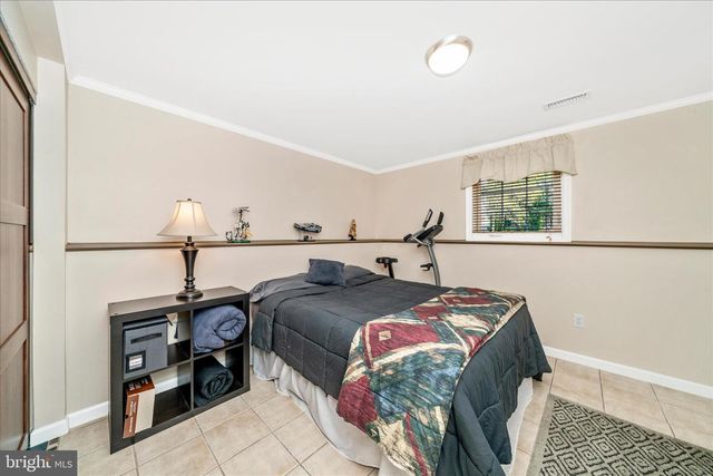 5696 PEBBLE DR, Frederick, MD 21703