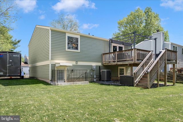 5696 PEBBLE DR, Frederick, MD 21703