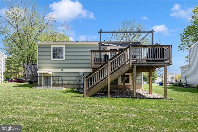 5696 PEBBLE DR, Frederick, MD 21703