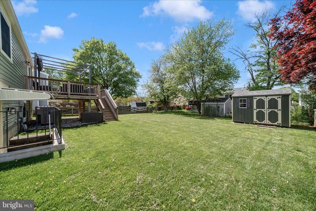 5696 PEBBLE DR, Frederick, MD 21703