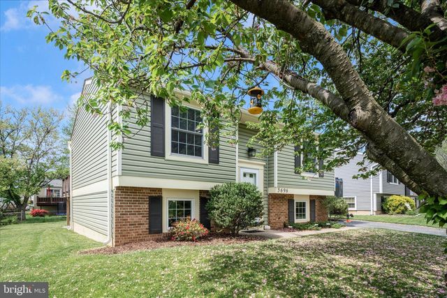 5696 PEBBLE DR, Frederick, MD 21703