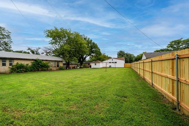 349 N Elder St, Wichita, KS 67212