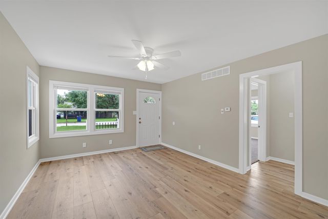 349 N Elder St, Wichita, KS 67212