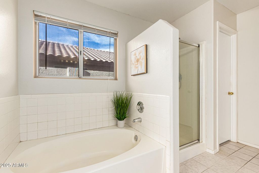 Image 16 of property listing at 60 S WILLOW CREEK Street, Chandler, AZ 85225