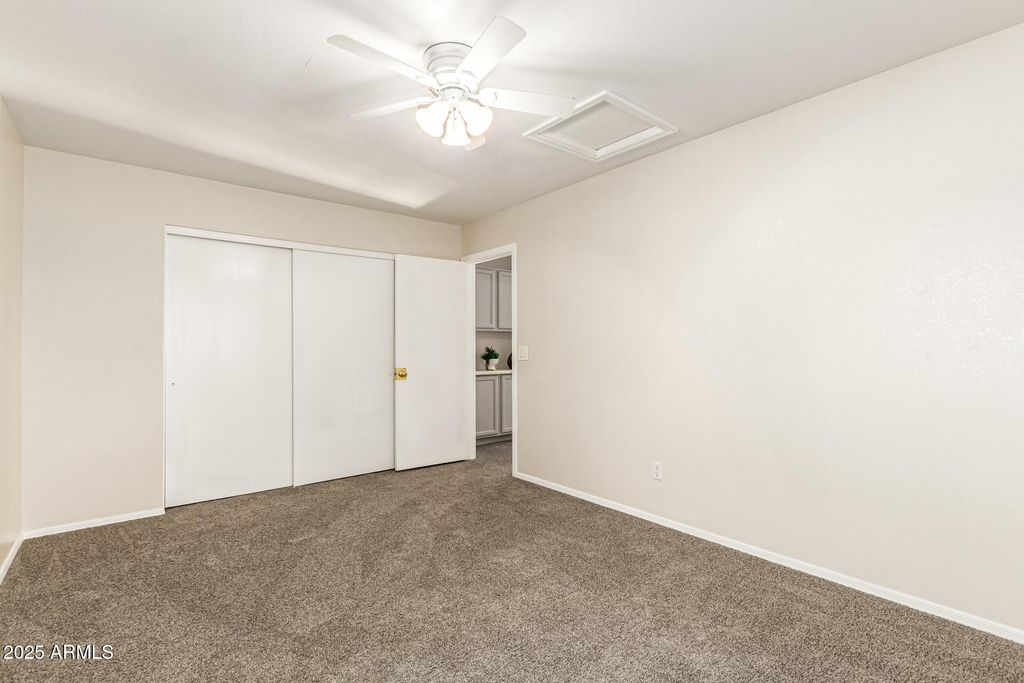 Image 25 of property listing at 60 S WILLOW CREEK Street, Chandler, AZ 85225