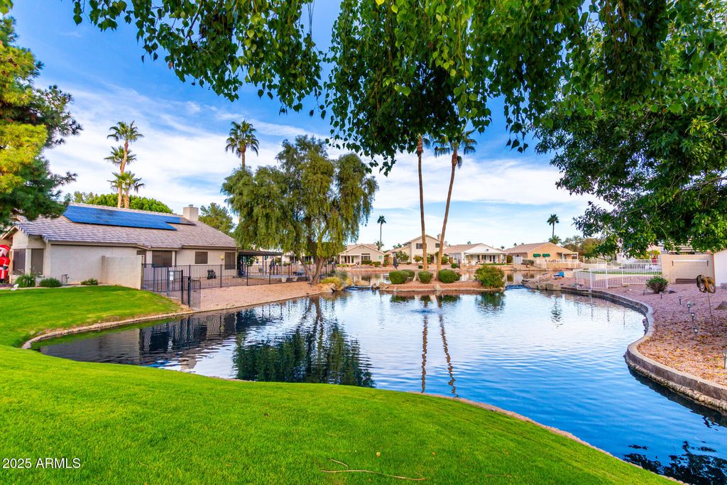 Image 36 of property listing at 60 S WILLOW CREEK Street, Chandler, AZ 85225