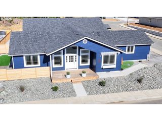 1341 NAUTICAL HEIGHTS Dr, Brookings, OR 97415