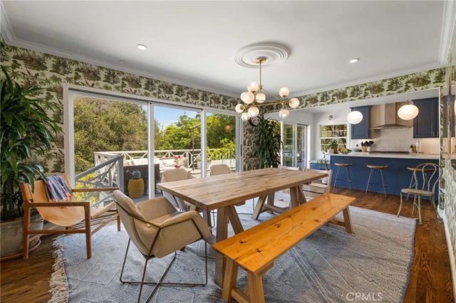 3704 Prestwick, Los Angeles, CA 90027