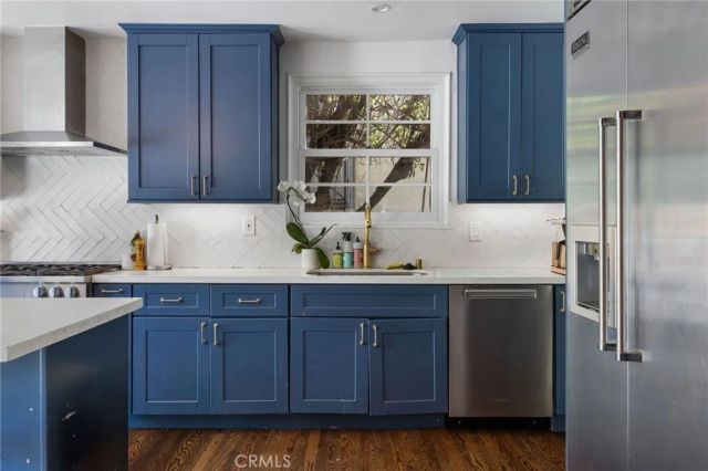 3704 Prestwick, Los Angeles, CA 90027