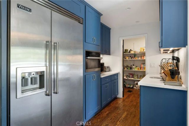 3704 Prestwick, Los Angeles, CA 90027