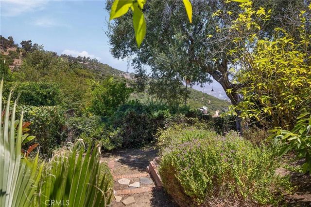 3704 Prestwick, Los Angeles, CA 90027