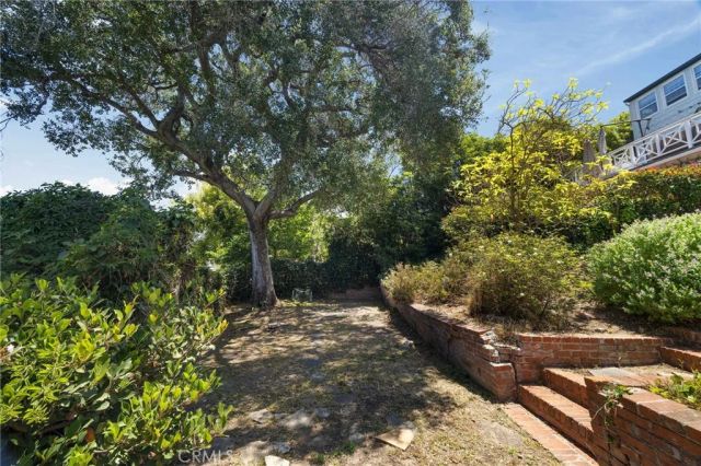 3704 Prestwick, Los Angeles, CA 90027