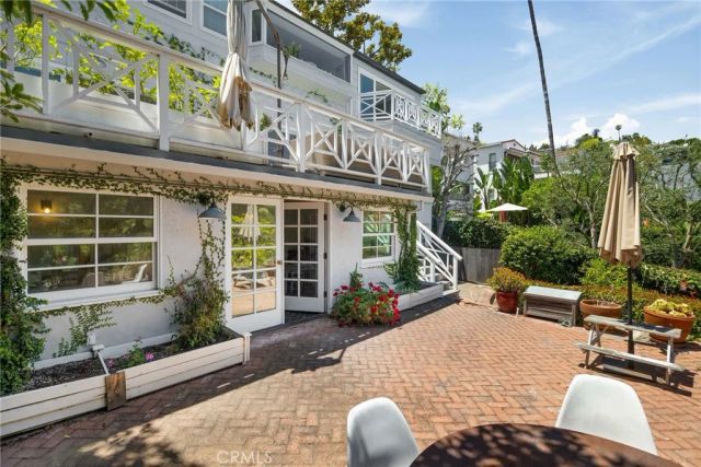 3704 Prestwick, Los Angeles, CA 90027
