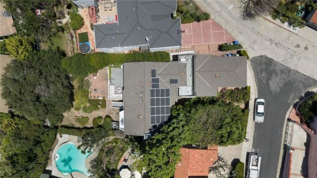 3704 Prestwick, Los Angeles, CA 90027