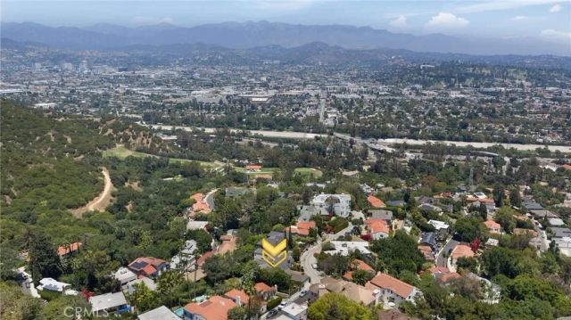 3704 Prestwick, Los Angeles, CA 90027