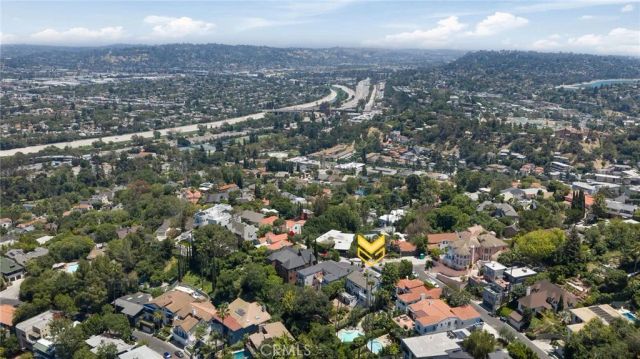 3704 Prestwick, Los Angeles, CA 90027