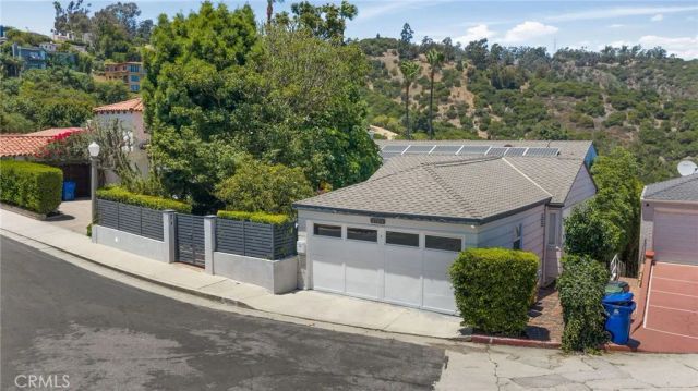 3704 Prestwick, Los Angeles, CA 90027