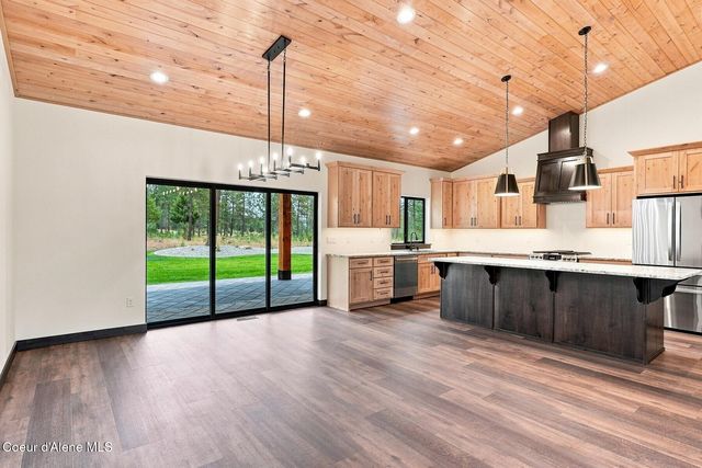 279 Coyote Pass Rd, Blanchard, ID 83804