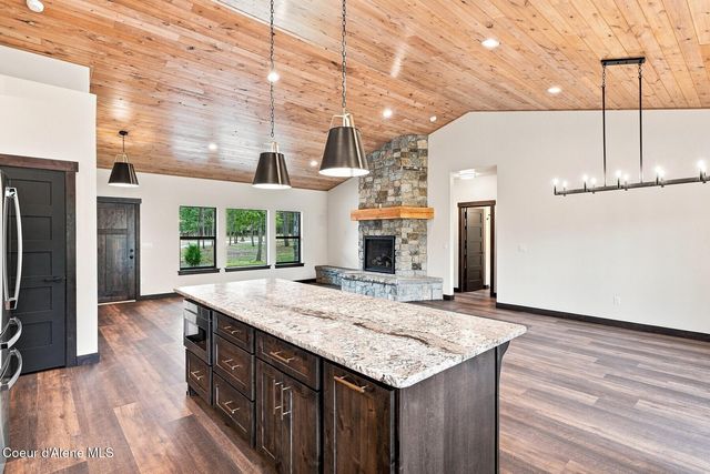 279 Coyote Pass Rd, Blanchard, ID 83804