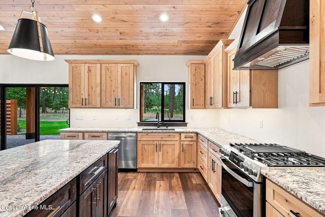 279 Coyote Pass Rd, Blanchard, ID 83804