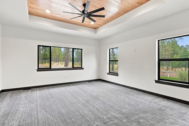 279 Coyote Pass Rd, Blanchard, ID 83804