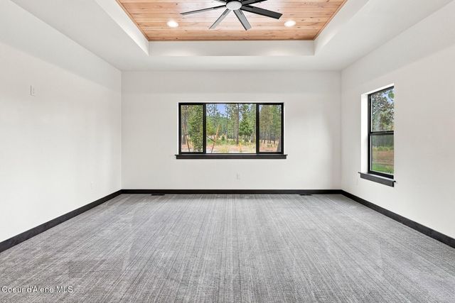 279 Coyote Pass Rd, Blanchard, ID 83804