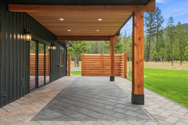279 Coyote Pass Rd, Blanchard, ID 83804