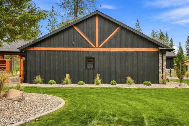 279 Coyote Pass Rd, Blanchard, ID 83804