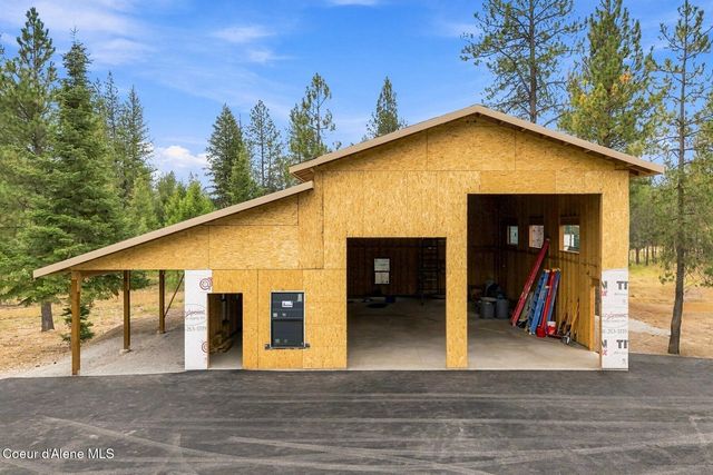 279 Coyote Pass Rd, Blanchard, ID 83804