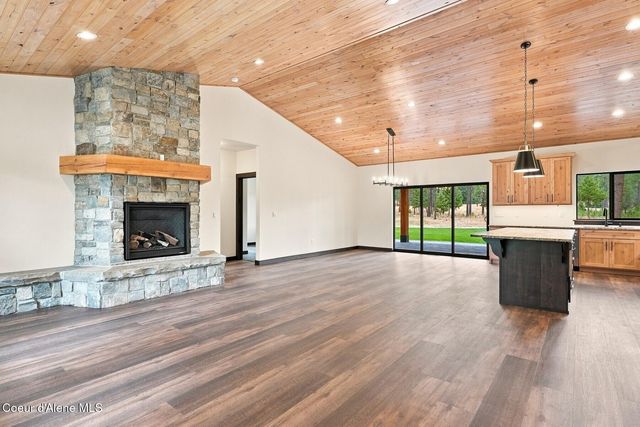 279 Coyote Pass Rd, Blanchard, ID 83804