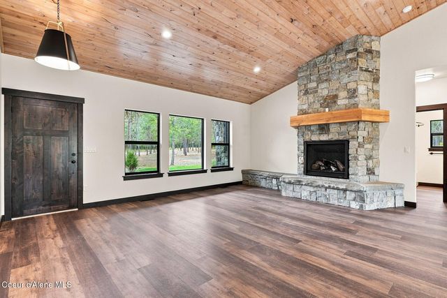 279 Coyote Pass Rd, Blanchard, ID 83804