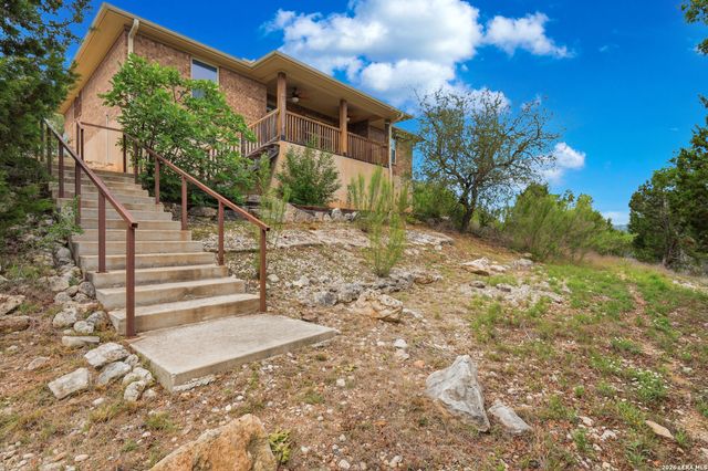 1485 YAUPON DR, Fischer, TX 78623