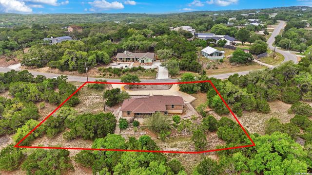 1485 YAUPON DR, Fischer, TX 78623