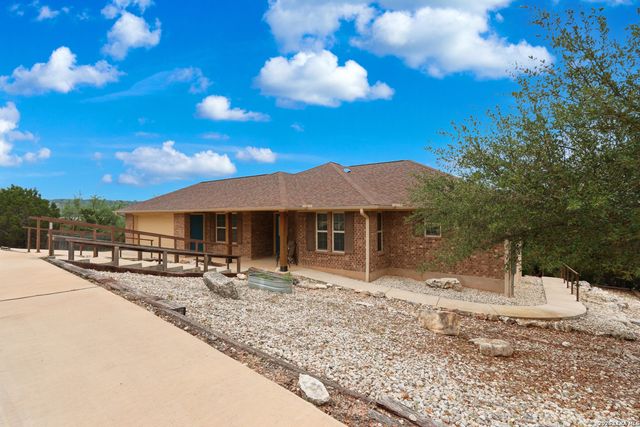 1485 YAUPON DR, Fischer, TX 78623