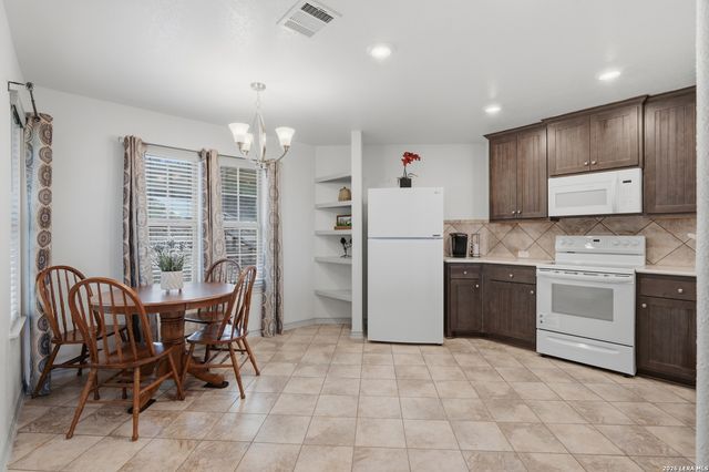 1485 YAUPON DR, Fischer, TX 78623