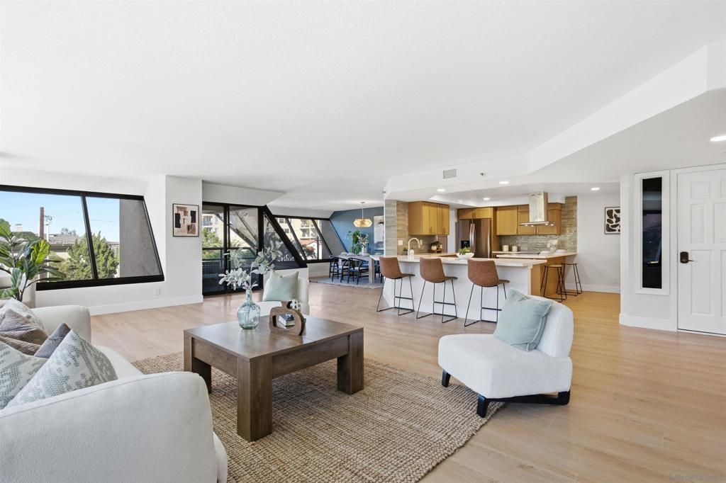 230 W Laurel 204, San Diego, CA 92101 — photo 2
