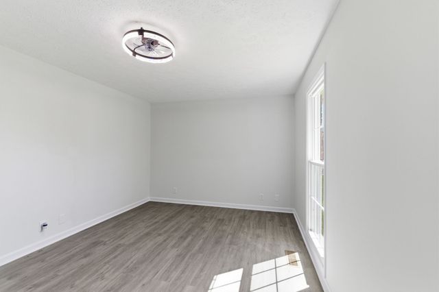 217 Pebble Pl, Smyrna, TN 37167