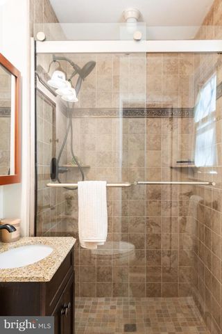 77 WHITE CLAY CRES, Newark, DE 19711