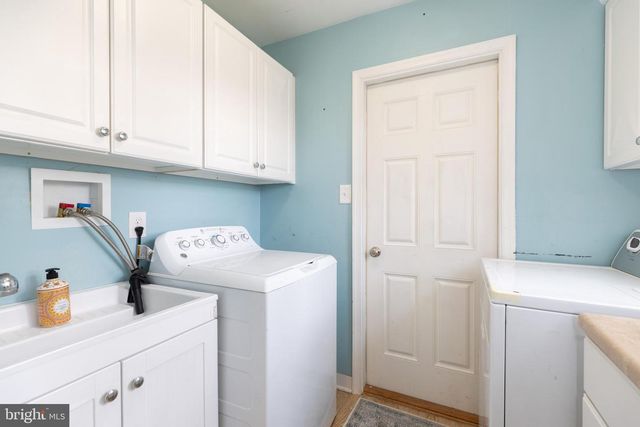 77 WHITE CLAY CRES, Newark, DE 19711