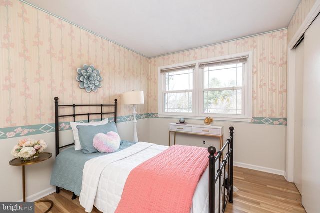 77 WHITE CLAY CRES, Newark, DE 19711