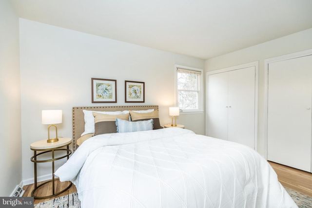 77 WHITE CLAY CRES, Newark, DE 19711