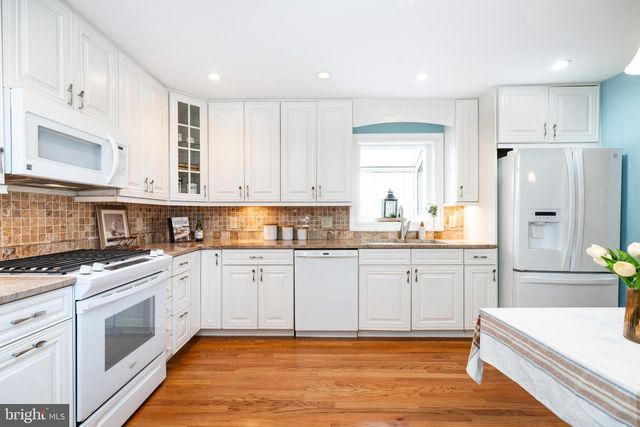 77 WHITE CLAY CRES, Newark, DE 19711