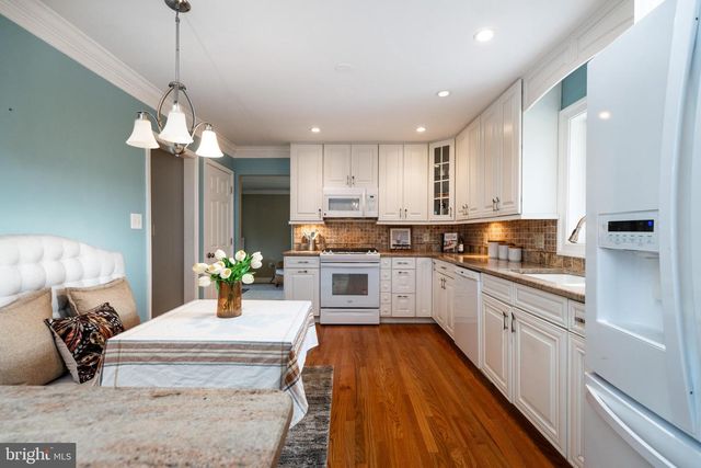 77 WHITE CLAY CRES, Newark, DE 19711