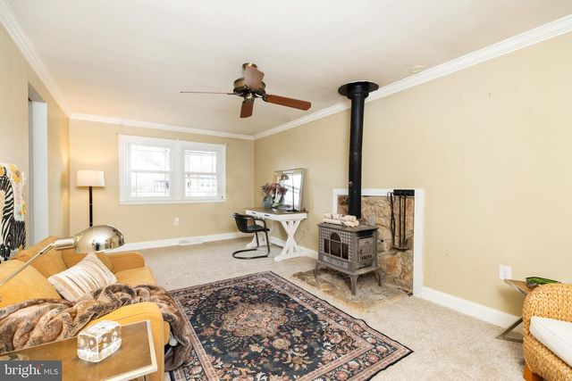 77 WHITE CLAY CRES, Newark, DE 19711